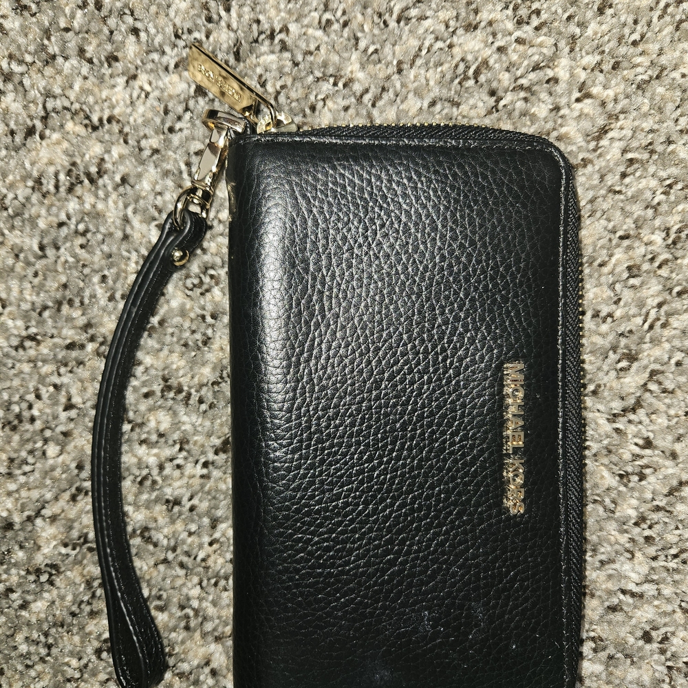 Michael Kors Adele Double-Zip Pebble Leather Smartphone Wristlet - Black/Gold